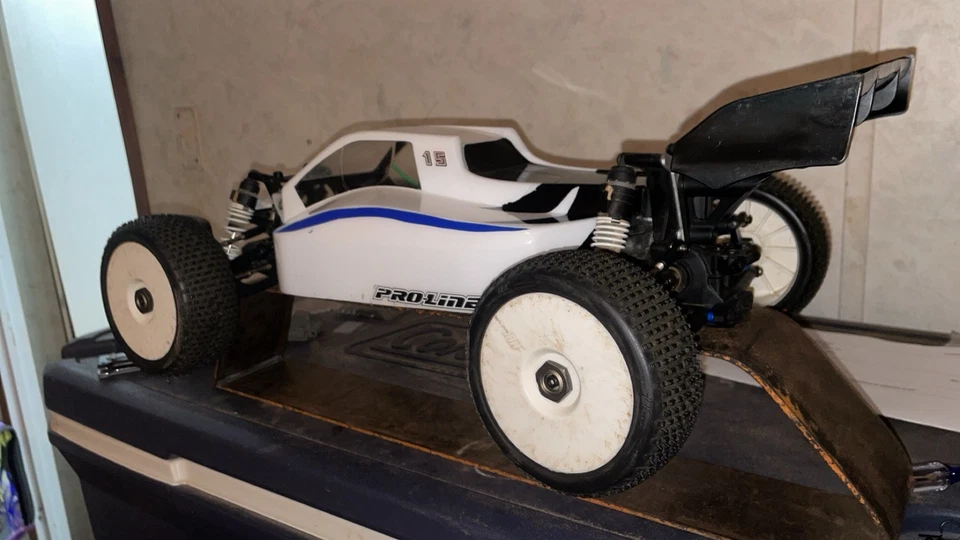 Barra trasera Traxxas con extras Foto 2 de 4