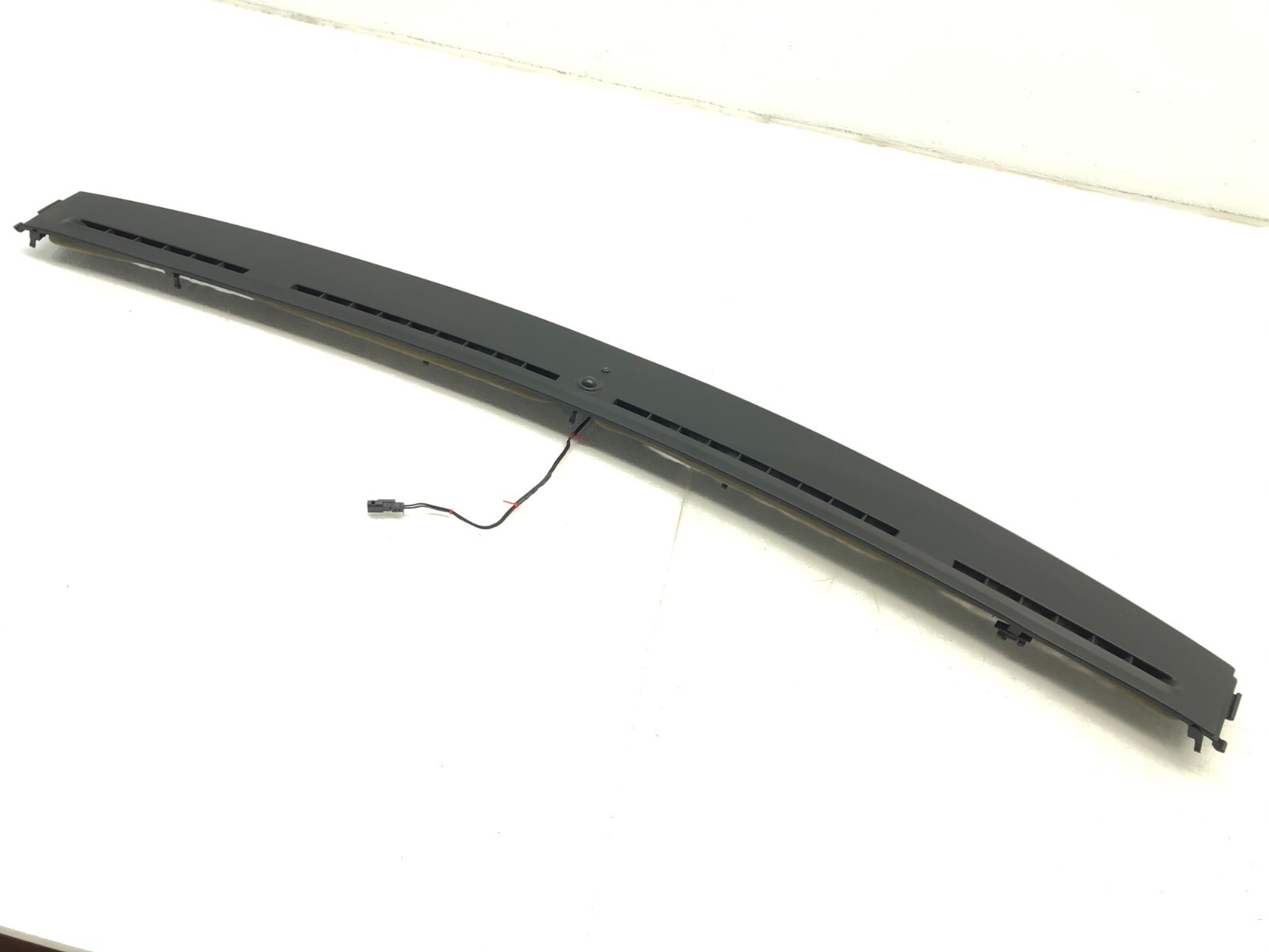 2014-2020 MASERATI GHIBLI FRONT DASH DEFROST GRILLE COVER OEM.