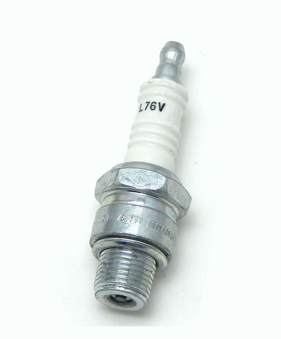CHAMPION SPARK PLUGS L76V SPARK PLUG 827M @4