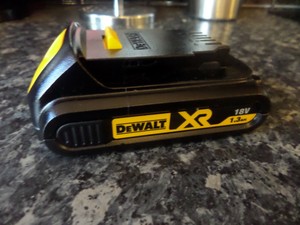 Dcb185 аккумулятор dewalt