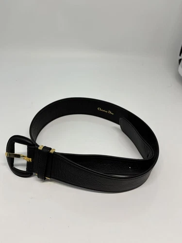 Ceinture Christian Dior vintage en cuir 87 cm de long 4 cm de large tout cuir