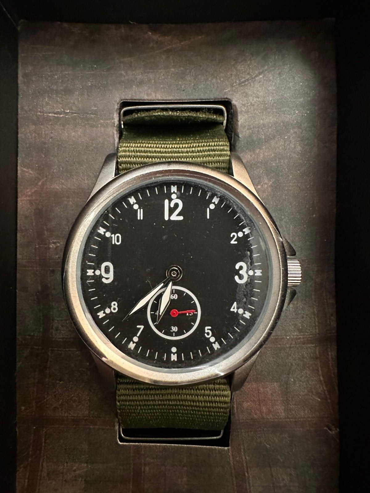 Looking for] Similar Wristwatch from The Last of Us Game : r/Watches