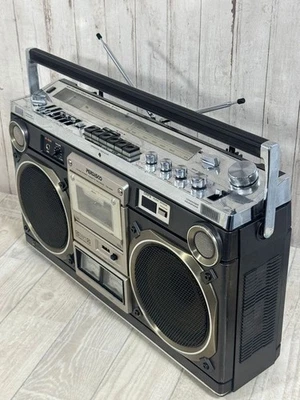 HITACHI TRK-8180 Retro FM/AM Boombox 1979 2-Way 4-Speaker Fully