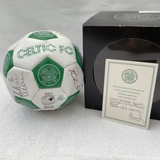 OFFICIAL MERCHANDISE CELTIC FOOTBALL - 2012-13 TEAM HAND SIGNED BALL BOXED COA