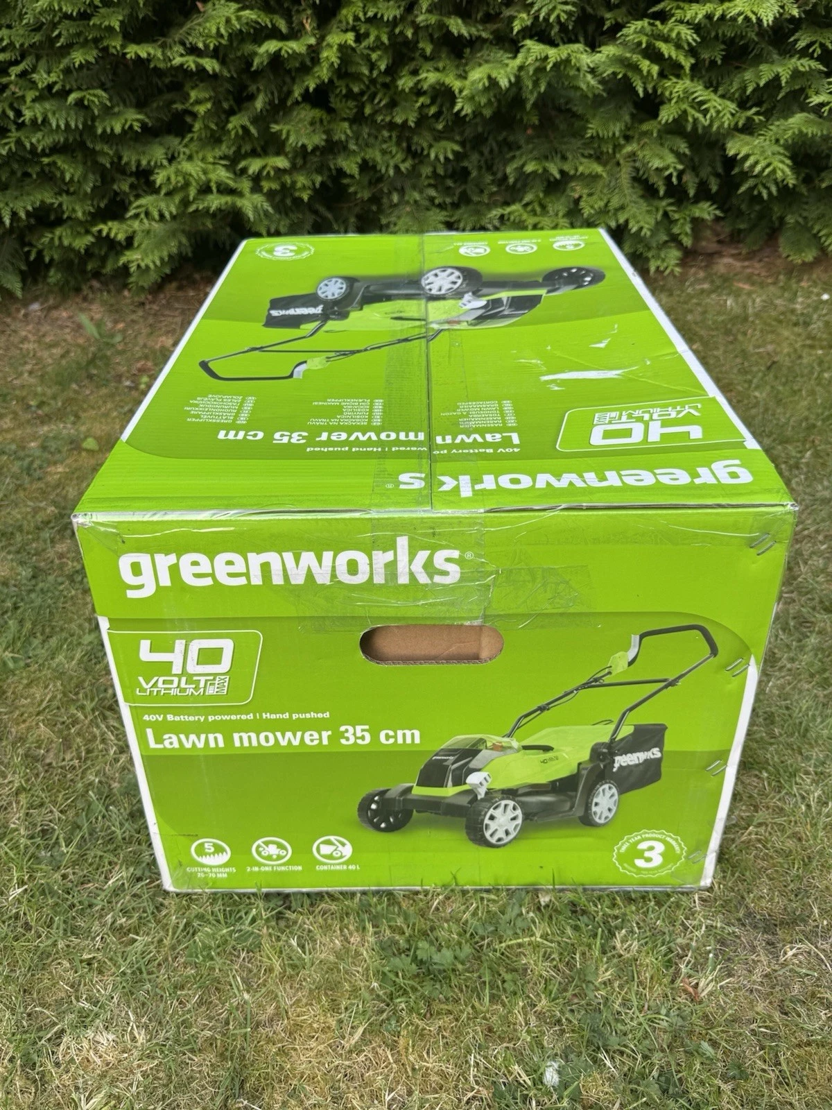 Greenworks 40V Lawn Mower 35cm With 1x 2Ah 40V Battery & Charger - New 6