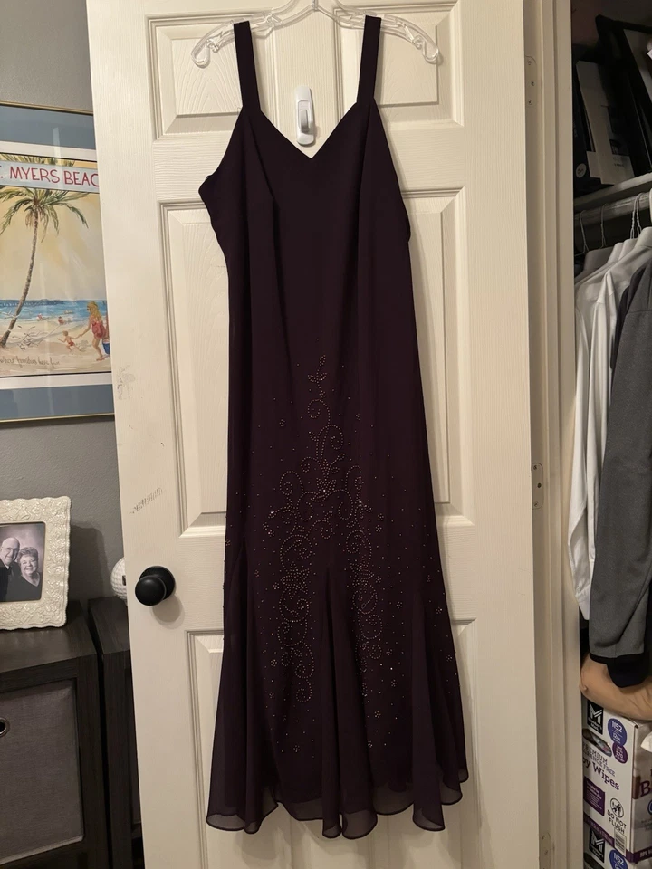 Vestido de madre de la novia talla 16W Foto 3 de 4