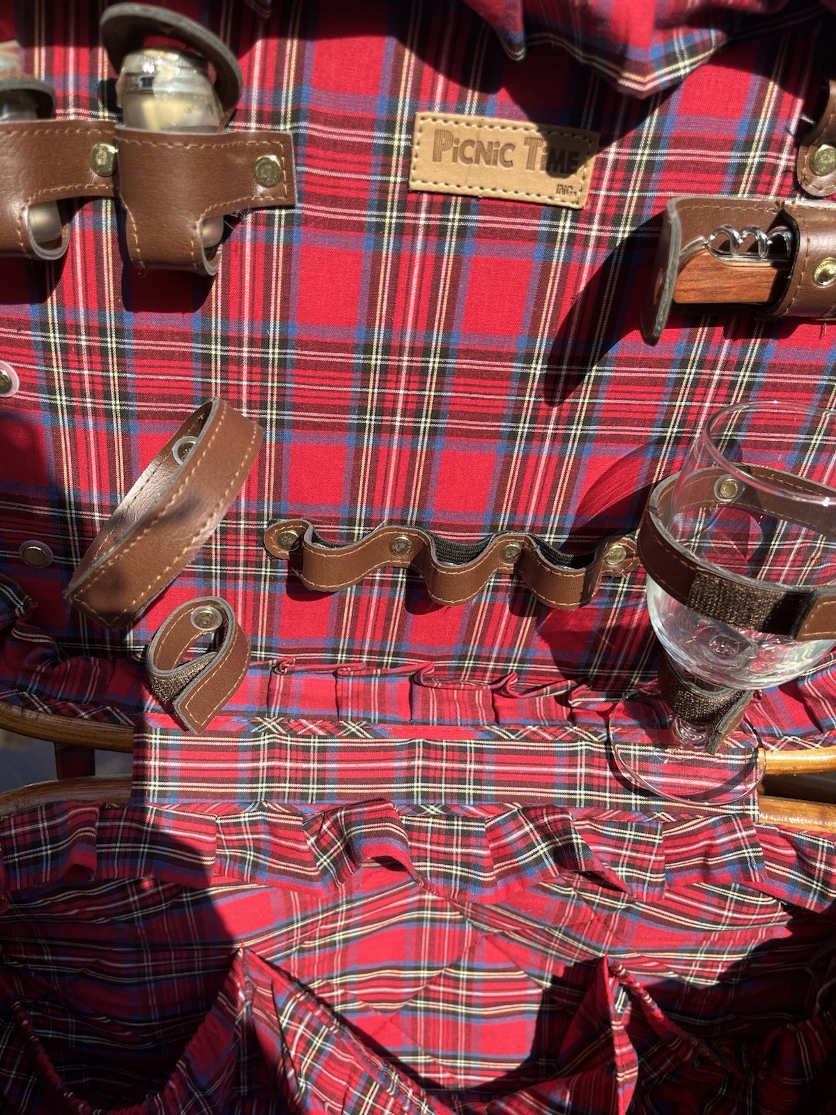 VTG Picnic Time- Large Picnic Basket With Cups Flatware Set Utensils