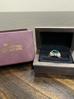 Disney パイレーツ・オブ・カリビアン リング　ノーブルコレクション Disney Pirates Of The Caribbean Noble Collection Green Skull Ring