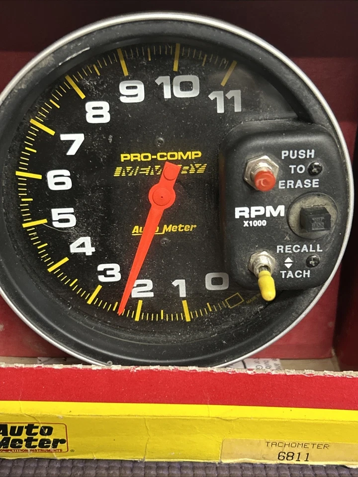 NOS AutoMeter 6811 5" TACHOMETER, 0-11,000 RPM, PEDESTAL W/PEAK MEMORY, PRO-COMP - Image 2 of 4