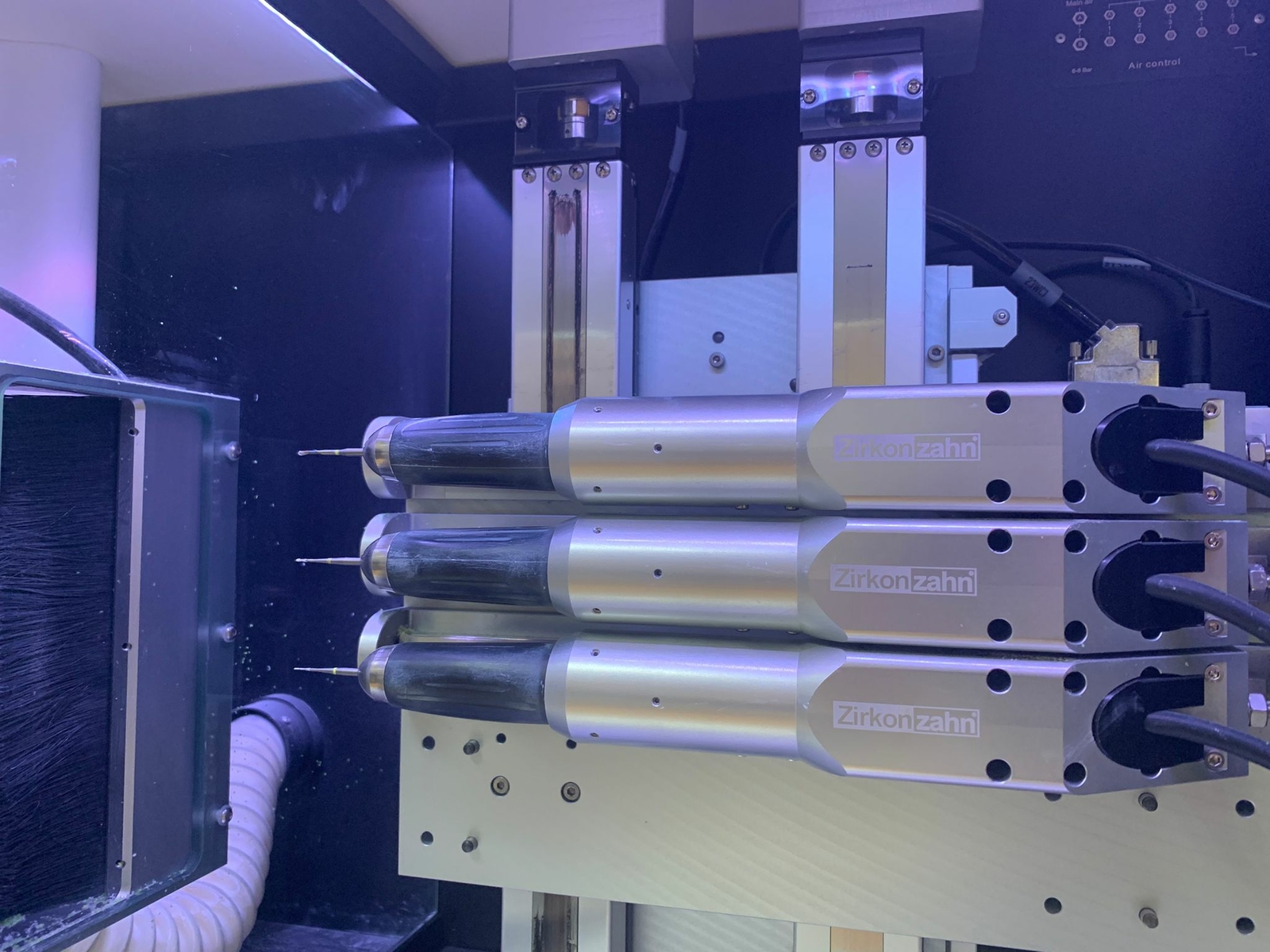 Zirkonzahn Milling Machine M5 mit Zirkonzahn S600 Scanner PC TFT und