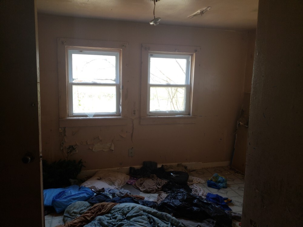 BELOW MARKETPropertyFree+Clear TitleWarranty Deed 512 S. Cypress