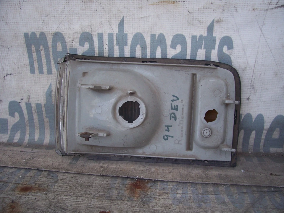 94-96 CADILLAC DEVILLE OEM LUZ DE ESQUINA DEL LADO DERECHO DEL PASAJERO LUZ INTERMITENTE Foto 4 de 4