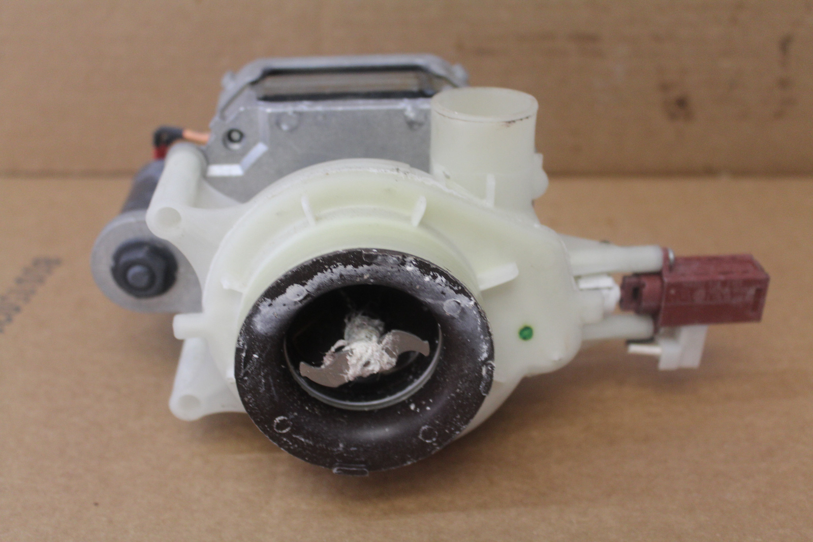 GE Dishwasher Circulation Pump Motor Ass. Part WD26X10029 WD21X10235