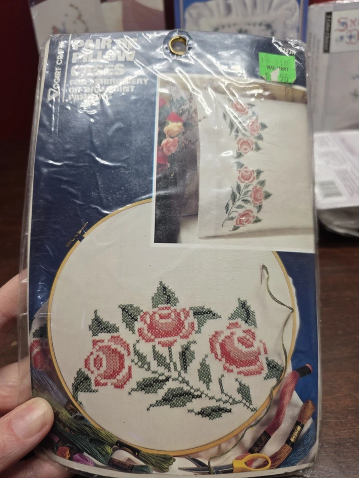 Fundas de almohada vintage estampadas para bordar Lote de 5 manualidades flores querubín NOS Foto 2 de 4