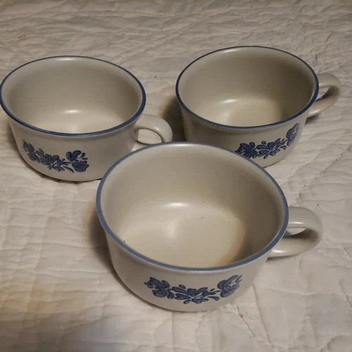 Pfaltzgraff Yorktowne Soup Mugs 16oz Set Of 3 4th one free with smal chip on rim