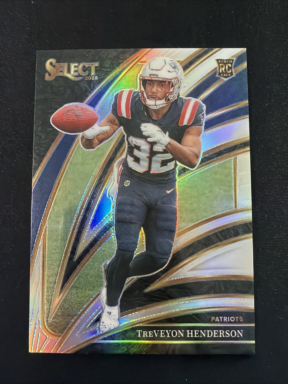 TREVEYON HENDERSON 2025 SELECT CLUB LEVEL ROOKIE SILVER PRIZM RC PATRIOTS