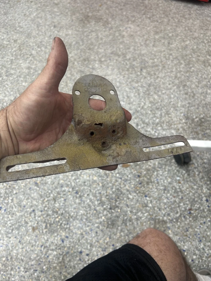 Plymouth PT50 1937 camioneta montaje de matrícula trasera Kalite Do-To Foto 3 de 4