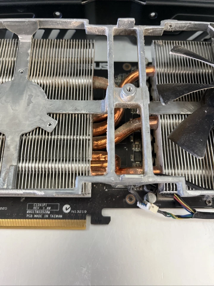 DirectCUii Asus GTX580 Graphics Card - Image 3 of 4