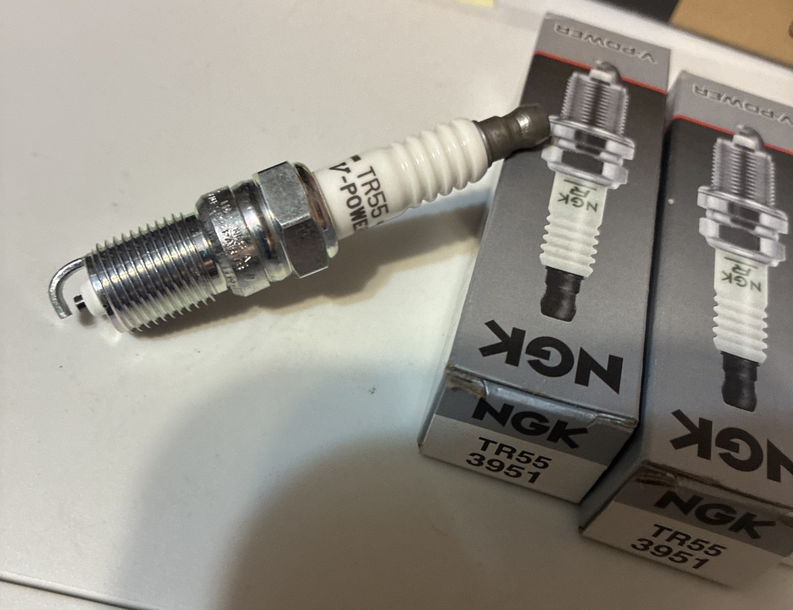 4pk  NGK TR55 3951 V-Power Spark Plugs