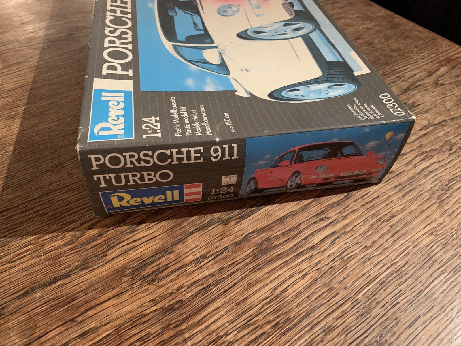 Revell Bausatz 07300 1:24 Porsche 911 993 Turbo NEU NOS Selten 