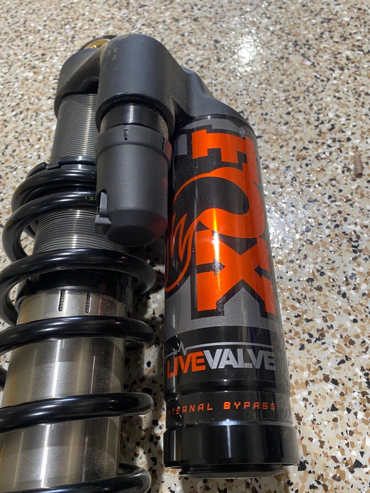 Can Am Maverick R SUSPENSION FOX SHOCK IBS LIVE VALVE FRONT RIGHT