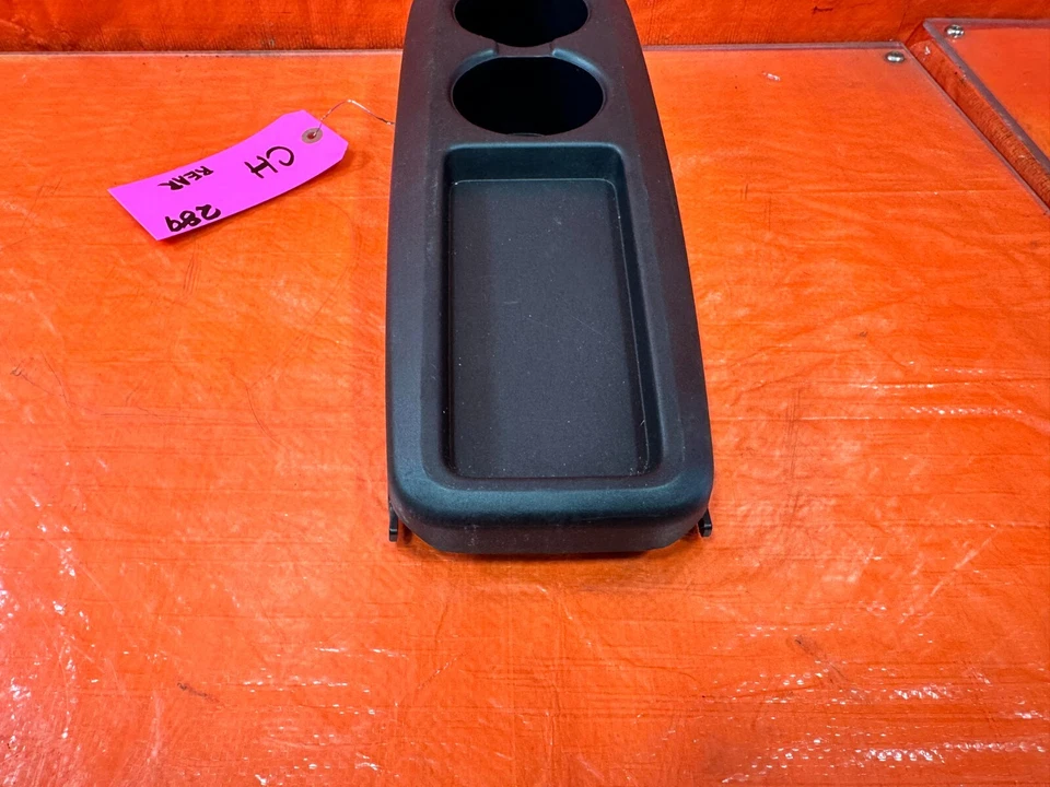 17-20 INFINITI Q60 - PORTAVASOS CENTRAL MONTADO EN EL ASIENTO TRASERO - OEM #289 Foto 2 de 4