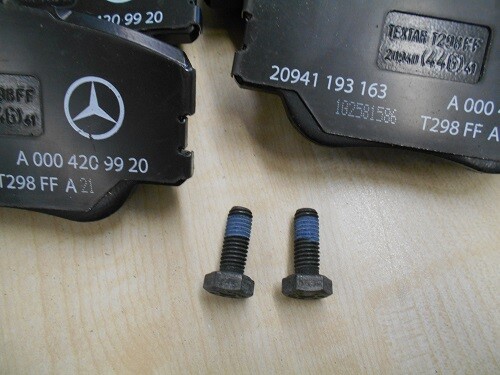 Mercedes-Benz original Bremsbeläge Bremsklötze Bremse vorn E  