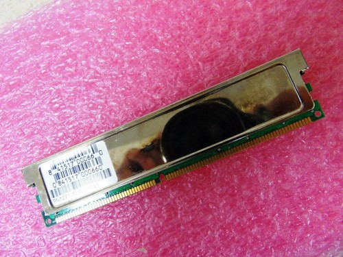 GeIL - GL1GB3200PDC, 512MB DDR 400MHz PC3200 DIMM Desktop Memory - Picture 3 of 5