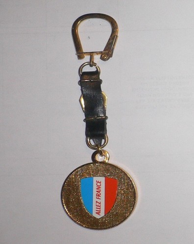 1966 FIFA World Cup England Football Keychain "COUPE DU MONDE 1966 ALLEZ FRANCE" - Picture 7 of 7