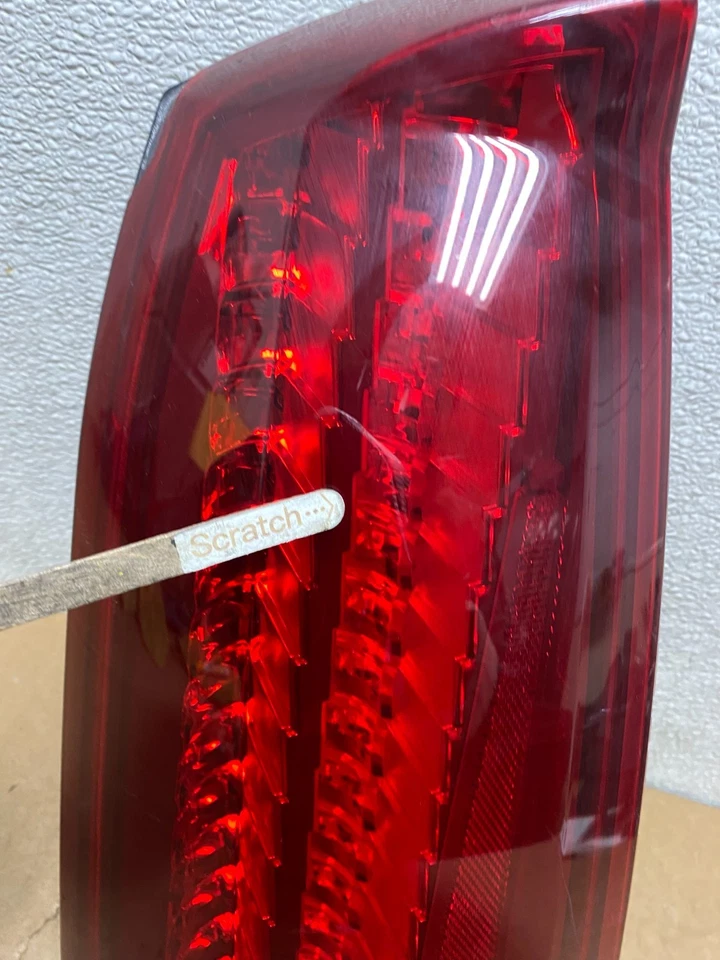 Luz trasera lateral izquierda conductor Cadillac STS 2005 2006 2007 OEM V5555 DW Foto 4 de 4