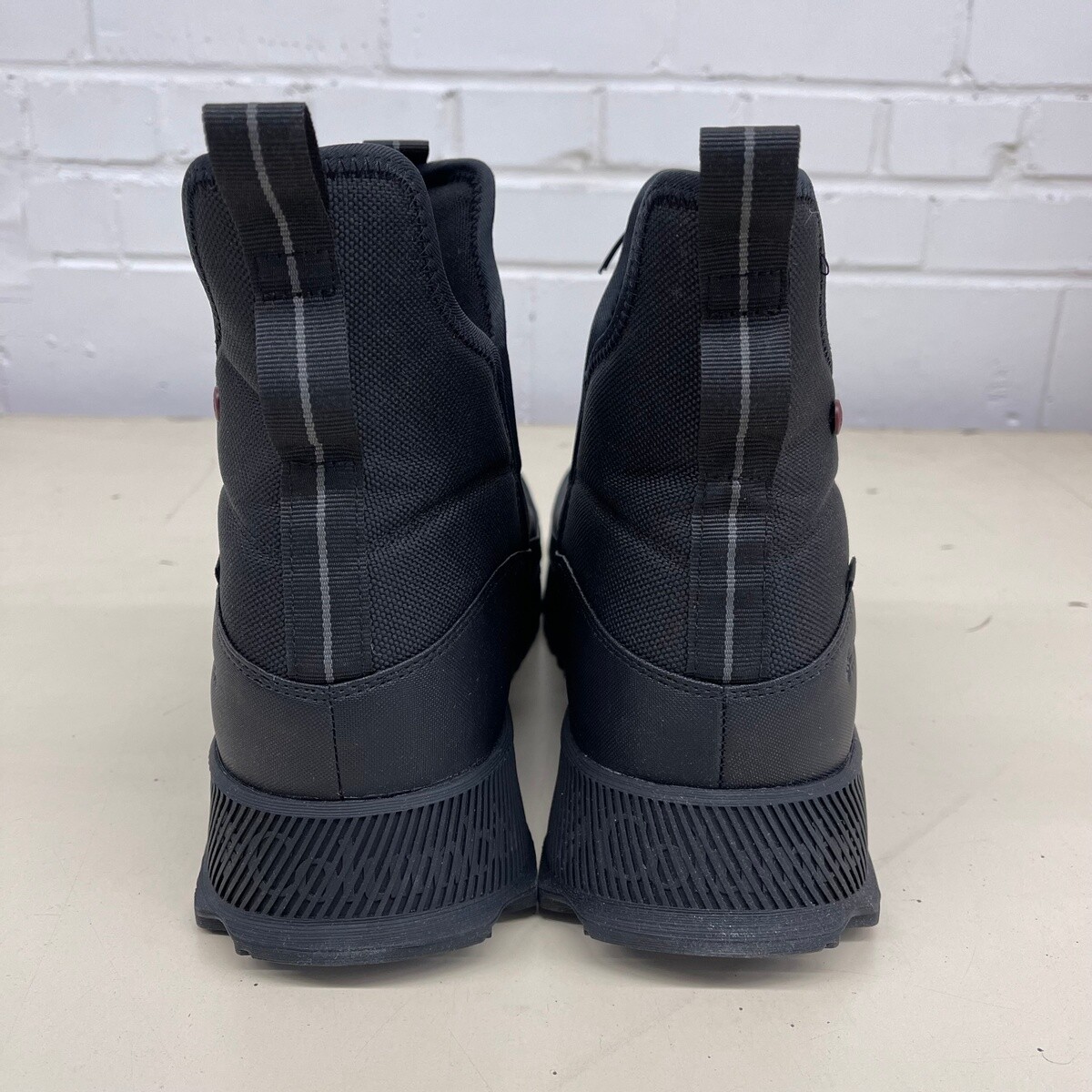 COLUMBIA Hyper-Boreal Metro Slip On Boots Men's Size 13 Black