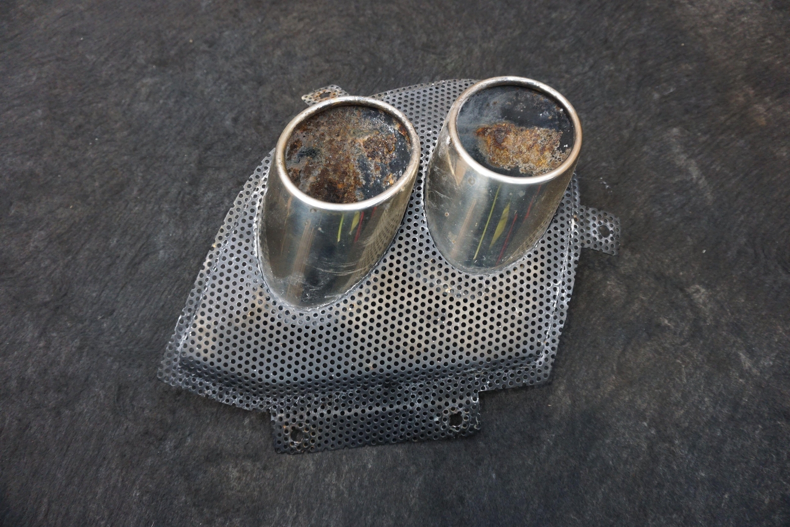 Rear Right Exhaust Muffler Tail Pipe Grille 80666800 Ferrari California 2008-14