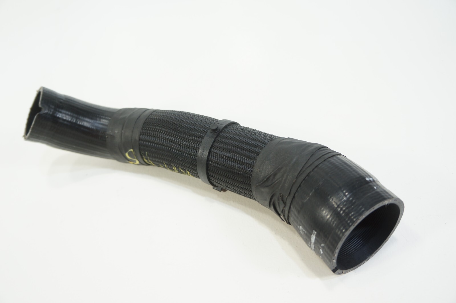 2014-2017 maserati ghibli 3.0l v6 passenger side air intake duct hose pipe