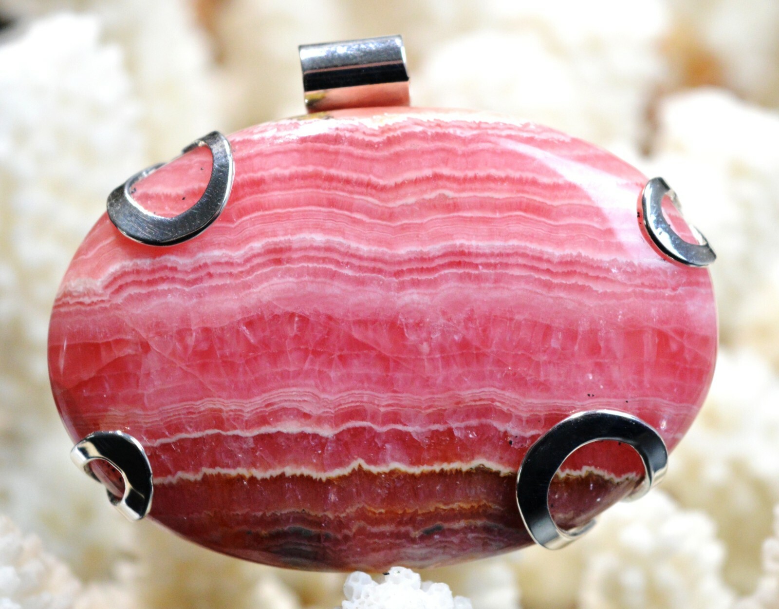 Pendentif en rhodochrosite argentine de 238 carats et monture en argent 925