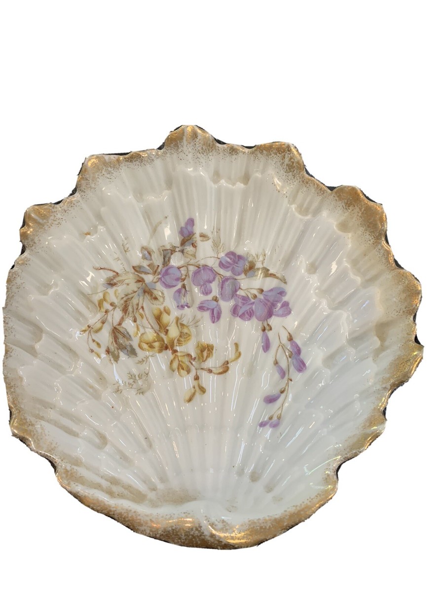 KPMプレート、 Vintage KPM Germany 6” X 6.5” Scallop Shell Shaped Porcelain Dish