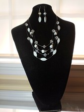 BEAUTIFUL WHITE AND SILVER COLOR NECKLACE AND MATCHING PIERCED EARRING SET
