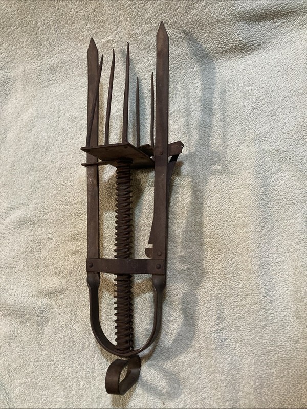 Vintage Plunger Style Mole Trap, Animal Trap Mich Wire Goods Co. USA, Old