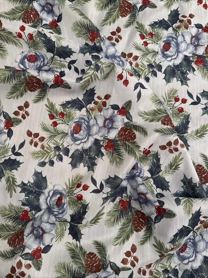 Mantel Navidad Acebo Floral San Nicolás Cuadrado 58" X 84" App. Foto 2 de 4