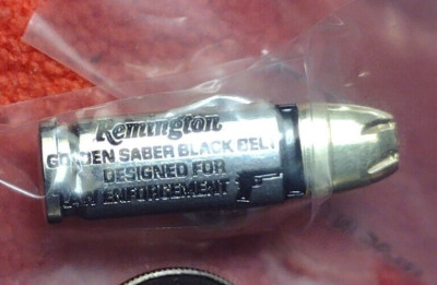 Remington GOLDEN SABER BLACK BELT LAW ENFORCEMENT AMMO Hat Pin Range-bag Pin NIP