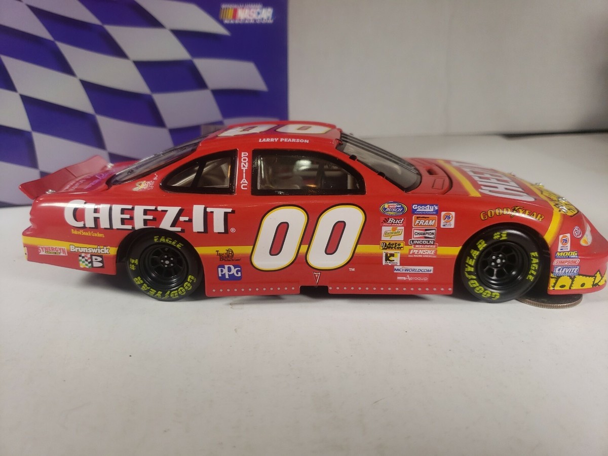 NASCAR Diecast 1:24 Larry Pearson #00 Cheez It 1999 Pontiac 1 of