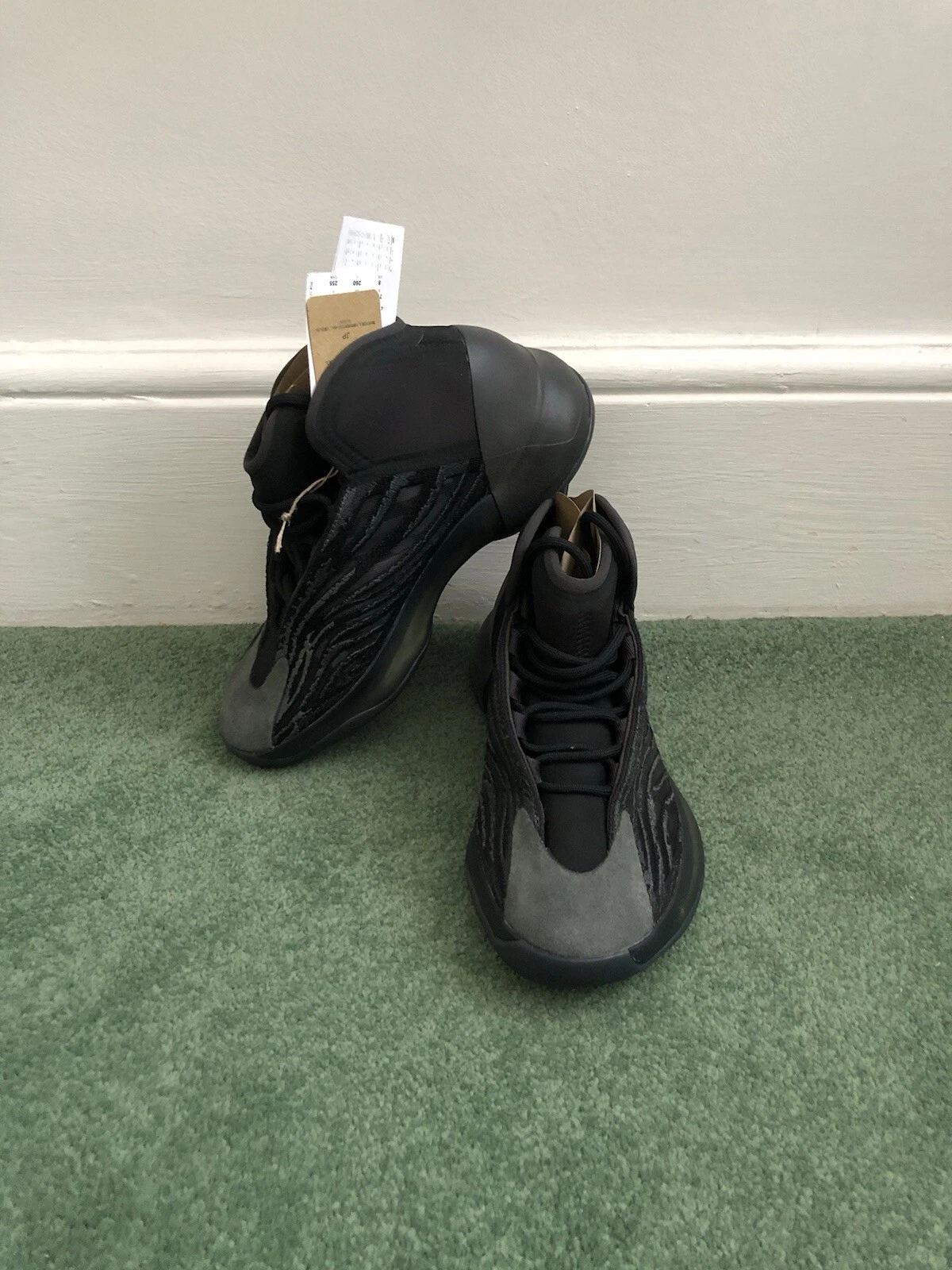 Adidas Yeezy QNTM Onyx UK 7.5