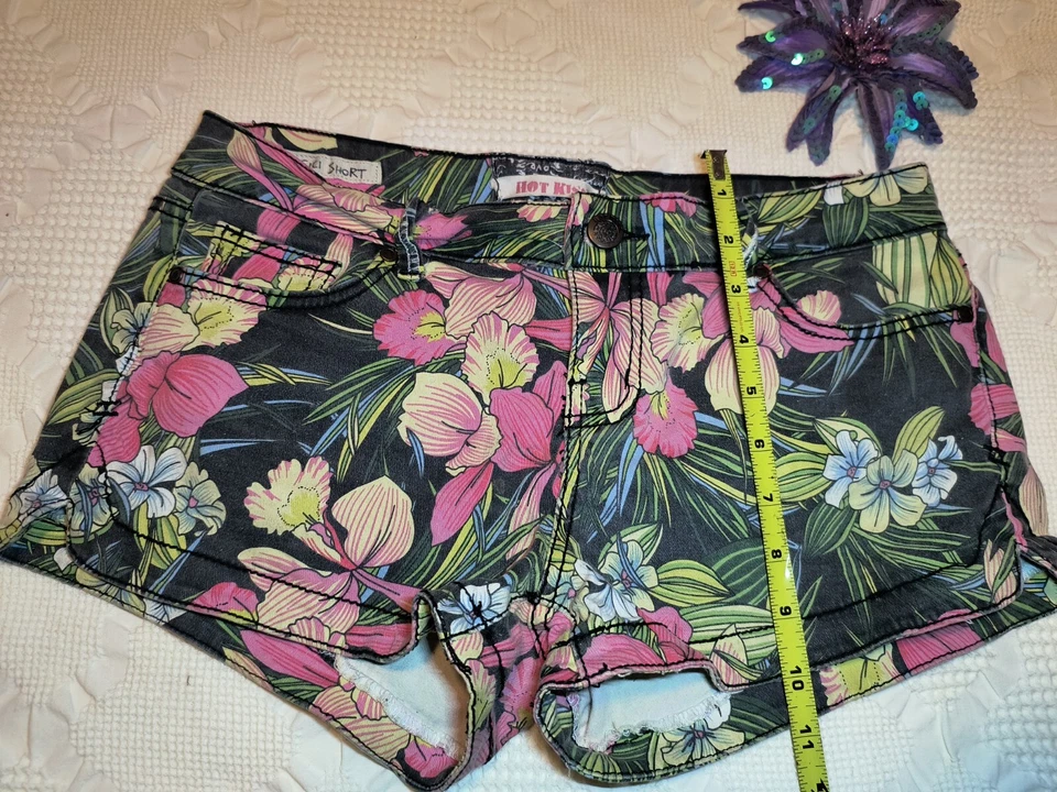 Hot Kiss Cici Juniors Shorts Floral Denim Tropical Stretch Daisy Dukes Size 13 - Image 4 of 4