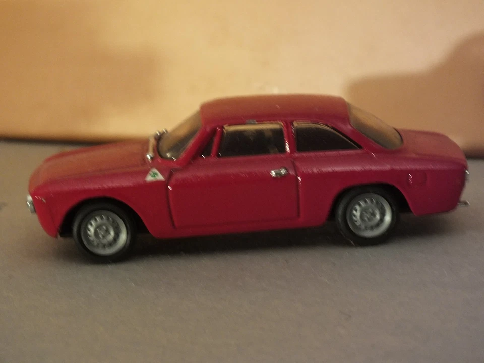 Progetto K Alfa Romeo Giulia GT difetti di vernice no scatola (foto) - Immagine 3 di 4