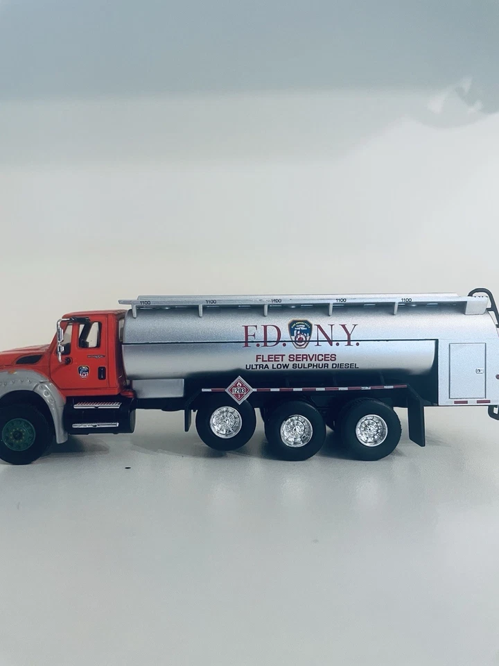 Greenlight 1:64 FDNY Unidad de Aviación International Workstar Foto 2 de 4