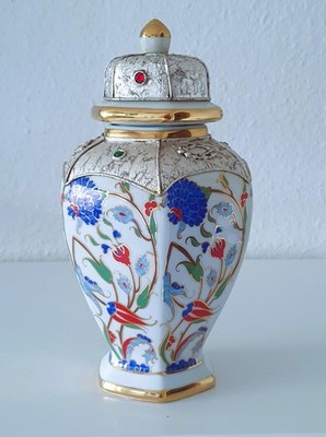 Vase Deckelvase Güral Porselen Porzellan Hand Made Gold-/Silberauflage 23cm