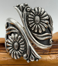 Vtg Mexico MS 940 Silver Repousse ART DECO Daisy Clamper Bracelet 3