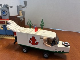 LEGO SpongeBob SquarePants: The Emergency Room (3832)100% Comp.  W/inst. No Box