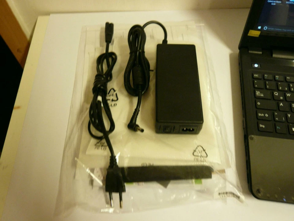 Medion ERAZER P6661 15,6", 1TB HDD, 128GB SSD, 8GB RAM, Intel i5, 2J. Garantie - Bild 2 von 4