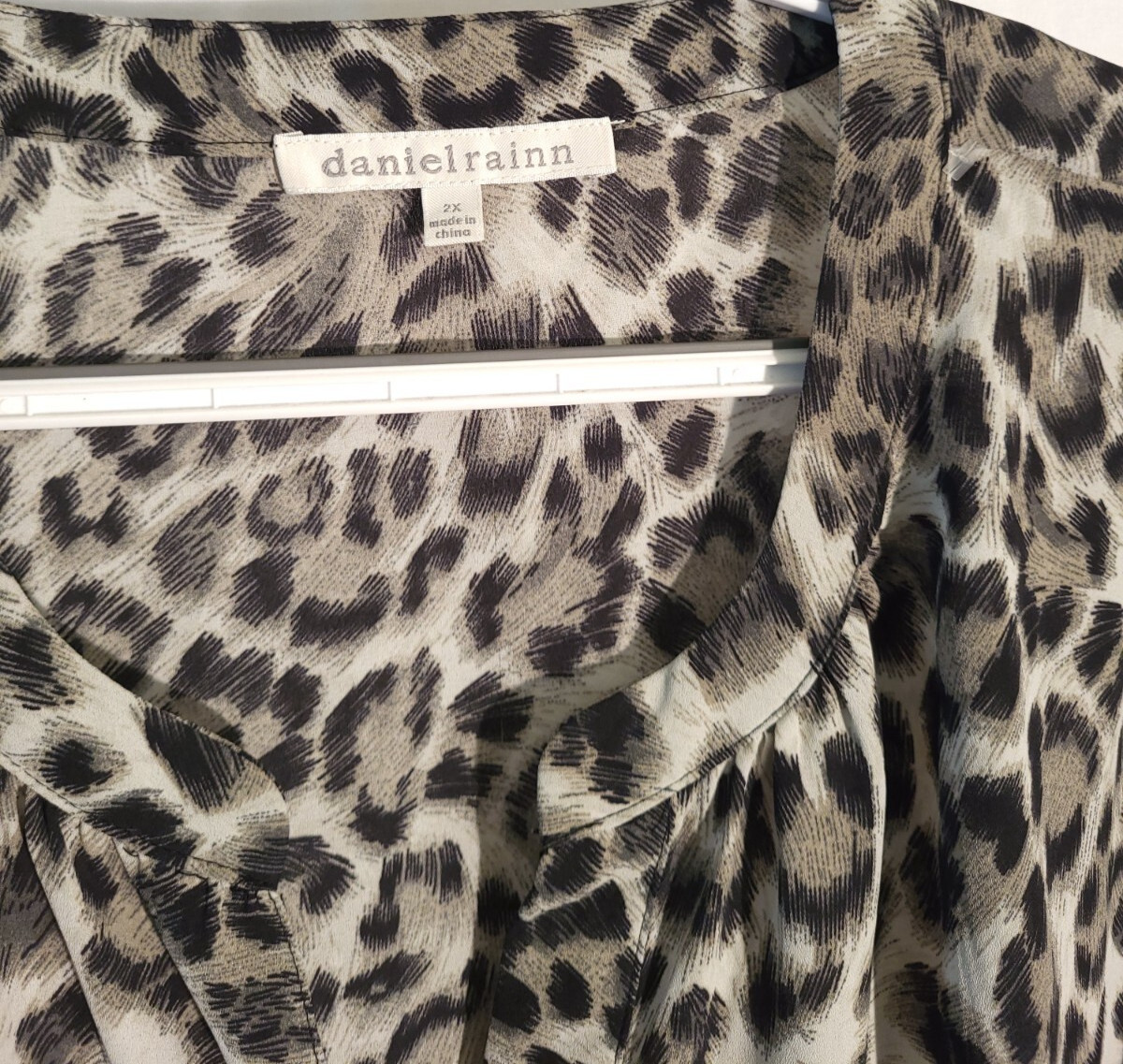 Daniel Rainn-Black Gray Cheetah Animal Print Long Sleeve Vneck Top Blouse-XL