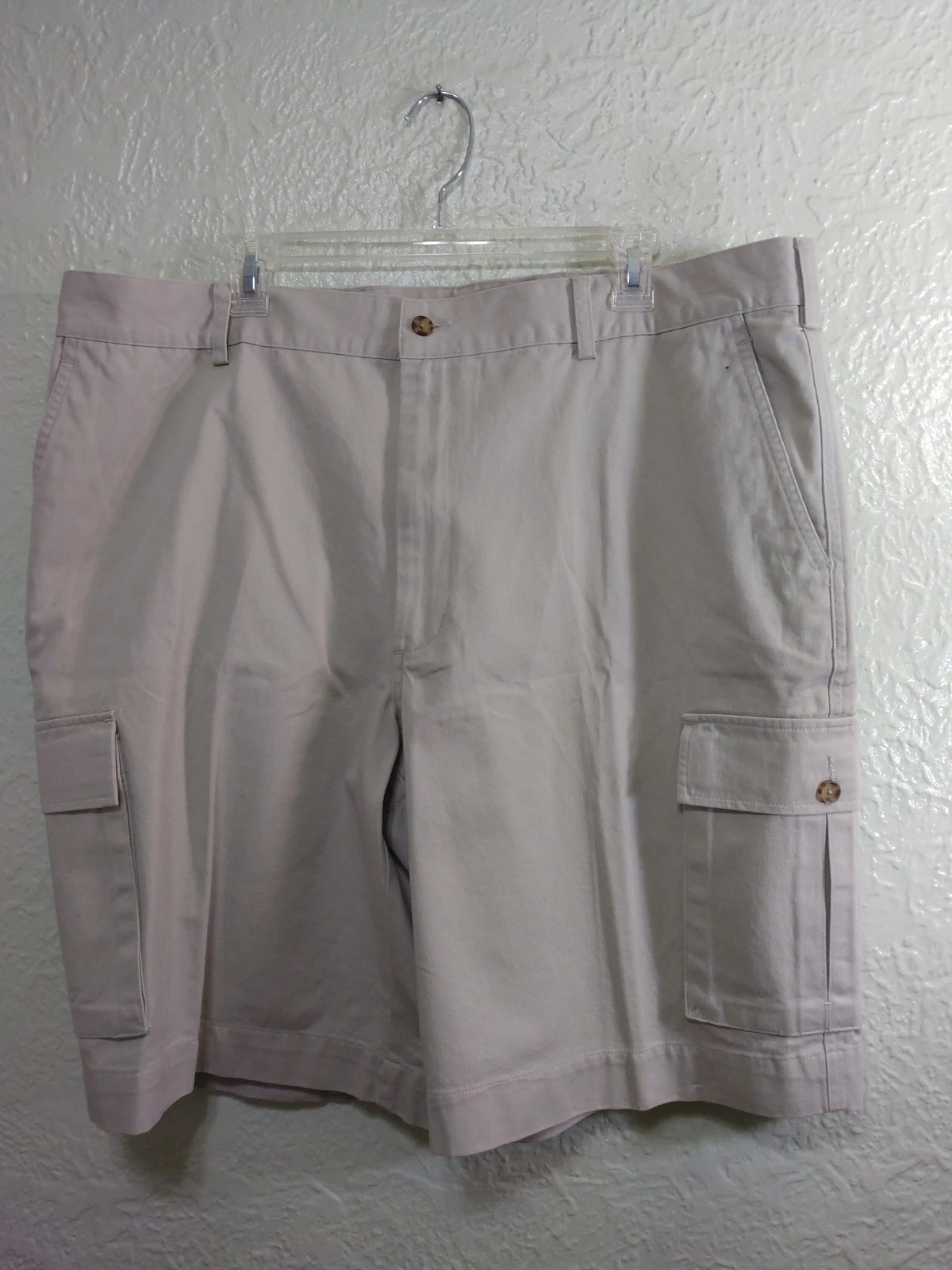 Jos. A Bank 1905 Mens Vip Cargo Shorts Stone Size 42